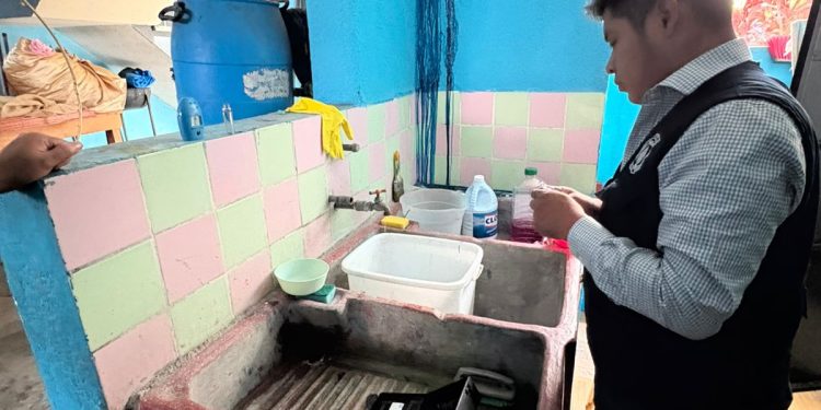 Niñez de la zona 3 de la capital son atendidos en jornada de salud escolar