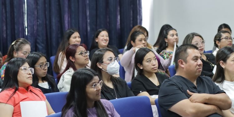 Capacitación especializada promueve prácticas seguras en atención neonatal en el Hospital de Totonicapán