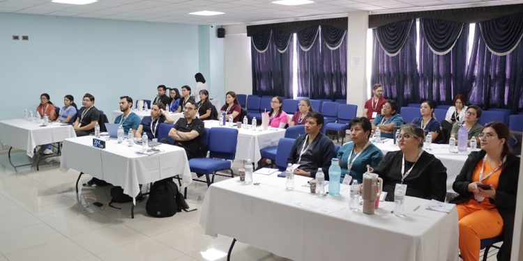 Profesionales de salud de Totonicapán se capacitan en nuevas herramientas para la atención ginecológica