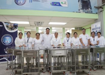 Nuevos carros de enfermería optimizan la atención y seguridad de los pacientes en Totonicapán