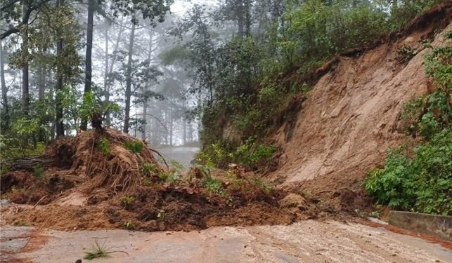 Lluvias continúan generando afectaciones en carreteras del país