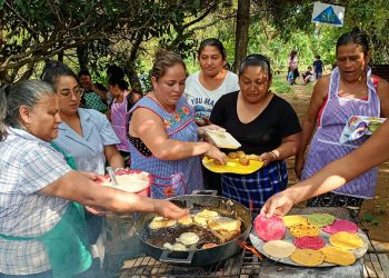 En Villa Canales y Chuarrancho impulsan aprendizaje gastronómico y agrícola relacionado al maíz