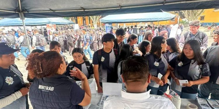Mintrab realiza jornada móvil de servicios integrados