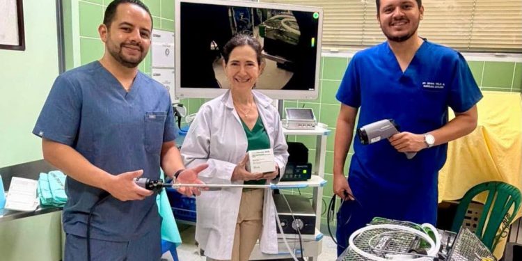 Hospital Roosevelt fortalece cirugía ginecológica con tecnología de fluorescencia