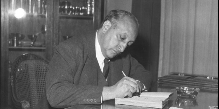 Retorno de Miguel Ángel Asturias: cuando volver a casa significa volver a un país