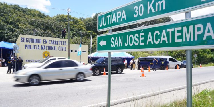 Ministro Villeda inaugura sede policial en Jutiapa