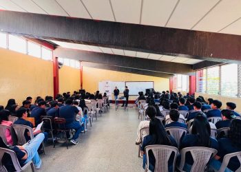 Mintrab brinda de orientación laboral a 293 jóvenes