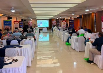 Porcicultores aprenden cómo prevenir el Gusano Barrenador