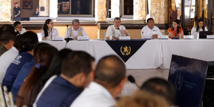Presidente Bernardo Arévalo supervisa avances en Gobierno Departamental de Chiquimula