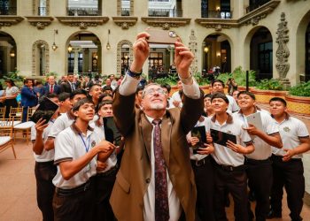 Presidente Bernardo Arévalo presenta iniciativa Ciudadanía Digikal, acción que busca reducir la brecha digital en el país
