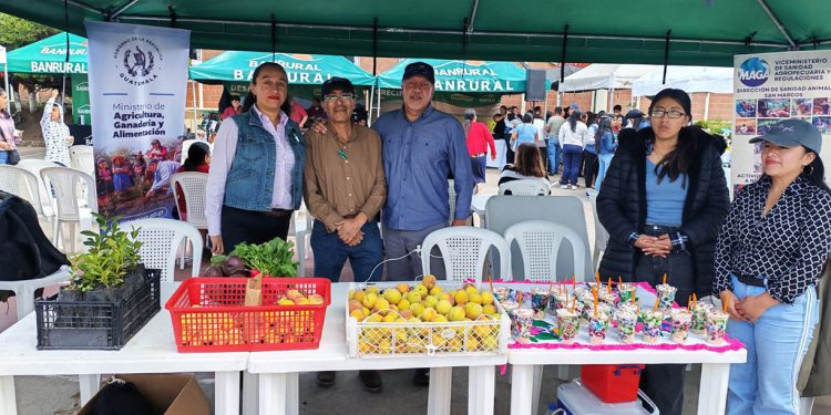 Productores locales impulsan la economía durante el aniversario de la EFA de San Marcos