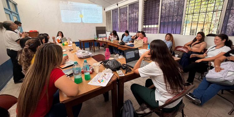Promueven la economía familiar mediante talleres prácticos