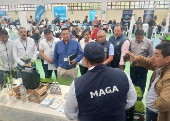 Promueven servicios y educación agrícola para familias de San Antonio Sacatepéquez