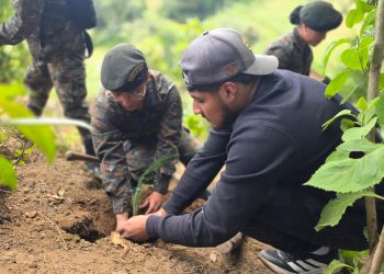Ejército de Guatemala fortalece la conservación ambiental con jornadas de reforestación en Suchitepéquez y San Marcos