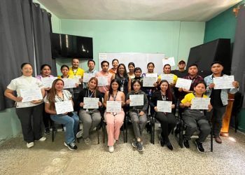 Capacitación en lengua de señas refuerza atención en el Hospital Regional de Cobán
