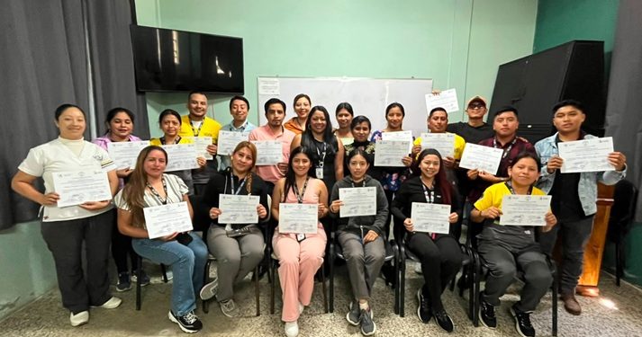 Capacitación en lengua de señas refuerza atención en el Hospital Regional de Cobán