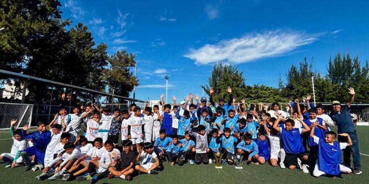 Súper Estrellas y Centro Deportivo Gerona se coronan campeones de “El Mundialito”