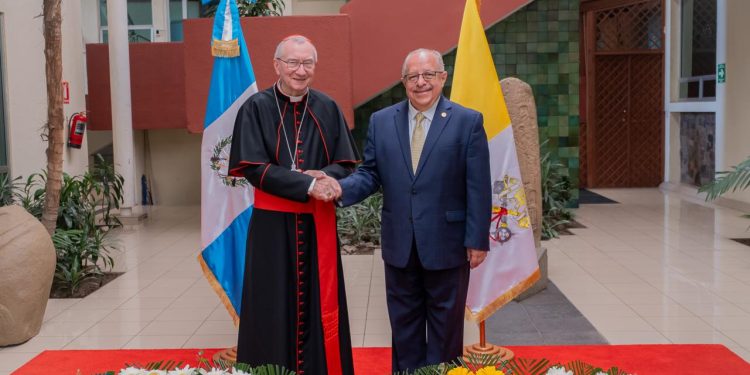 Canciller de Guatemala sostiene reunión bilateral con secretario de Estado de la Santa Sede