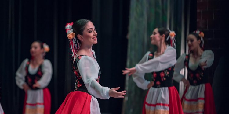 El Ballet Nacional de Guatemala «Christa Mertins» despide Coppélia junto a la Orquesta Sinfónica Regional de Occidente