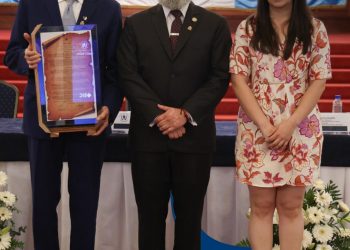 Marco Antonio Sagastume recibe la Orden Ixim 2026
