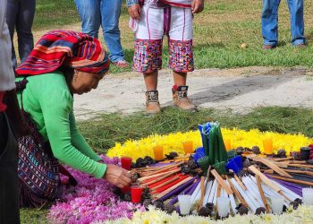 MCD conmemora el Día Nacional e Internacional de los Pueblos Indígenas con ceremonia maya