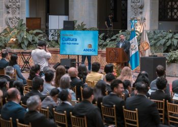 Cultura que deja marca: ADESCA reafirma su compromiso con el arte nacional