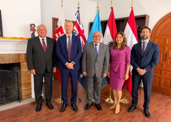 Presentación de copias de estilo al canciller de Guatemala por embajadores concurrentes en México