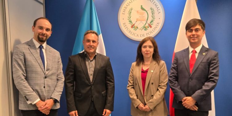 Guatemala y Polonia fortalecen cooperación contra la trata de personas