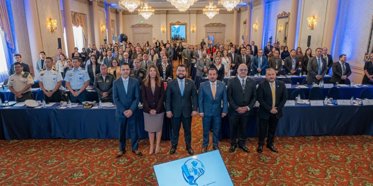 MINEX presenta su estrategia de ampliación de servicios consulares en foro sobre migración y derechos humanos