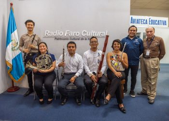 Los aires del Quinteto Xocomil llenaron los estudios de Radio Faro Cultural