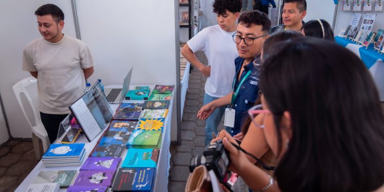 Editorial Cultura fortalece la fiesta de las letras en la II edición de la Feria del Libro al Viento Verapaz