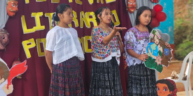 Festival literario impulsa la revitalización y salvaguardia del idioma Poqomchi’ en Alta Verapaz