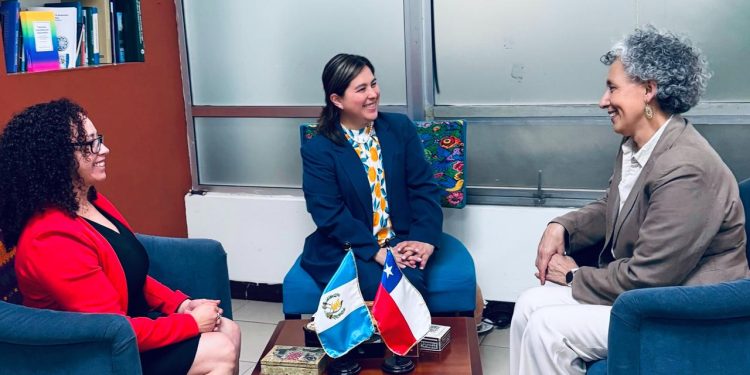 Guatemala y Chile brindan seguimiento a temas prioritarios de la agenda bilateral