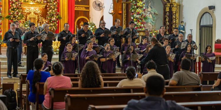 Coro Nacional de Guatemala exalta la música sacra en Mazatenango
