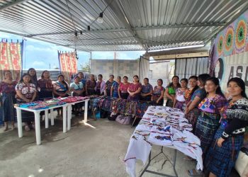 Mujeres kaqchikeles se capacitan en propiedad intelectual del arte textil