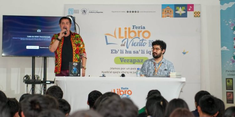 Editorial Cultura fomenta el talento nacional en la Feria Libro al Viento Verapaz 2026