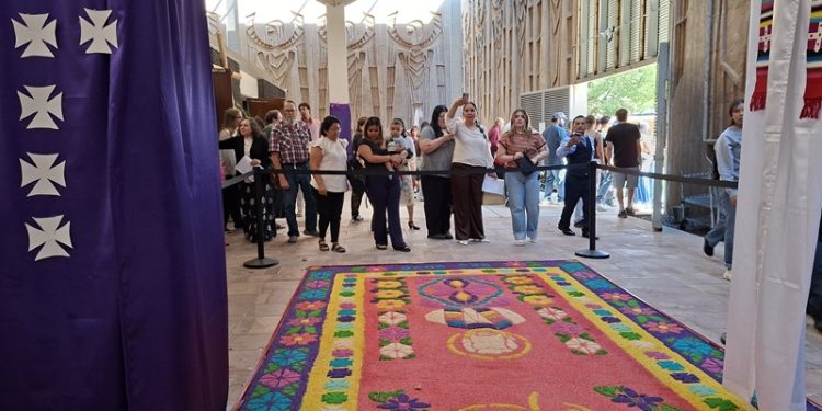 Consulado General en Oklahoma City celebra muestra cultural sobre la Semana Santa guatemalteca