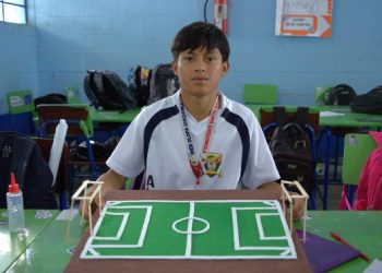 Beca Social de Educación Media transforma el futuro de Alonzo Reyes e impulsa su desarrollo académico