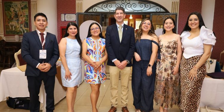 Congreso de Ginecología en Quetzaltenango impulsa la actualización de profesionales para la prevención del cáncer en mujeres