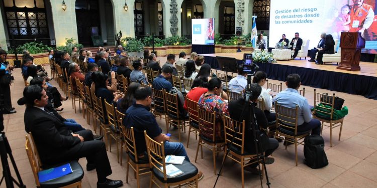 Foro destaca participación comunitaria para enfrentar los retos del clima