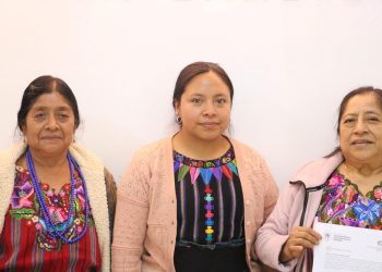 Más de 40 familias reciben subsidios de vivienda en Patzún, Chimaltenango