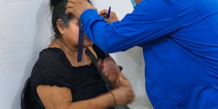 Hospital de San Benito impulsa jornada oftalmológica