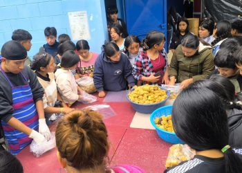 Jóvenes de CADER fortalecen conocimientos en producción de hongo ostra