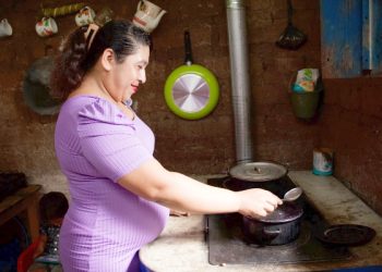Yulma mejora su hogar y el bienestar de su familia con la Estrategia Intersectorial Mano a Mano