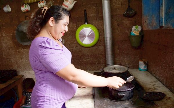 Yulma mejora su hogar y el bienestar de su familia con la Estrategia Intersectorial Mano a Mano