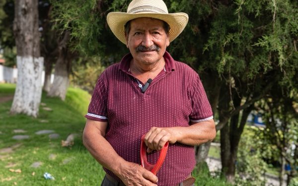 El trabajo agrícola de don Margarito se fortalece con su nuevo kit de herramientas