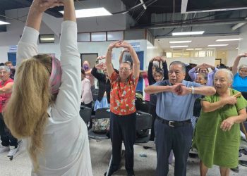 Jornada de salud en el San Juan de Dios fomenta el bienestar y la salud mental de adultos mayores