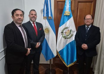 Embajador aborda con autoridades argentinas el apoyo a guatemaltecos migrantes