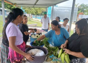 Feria del Agricultor fortalece comercio de productores del Cruce Dos Aguadas