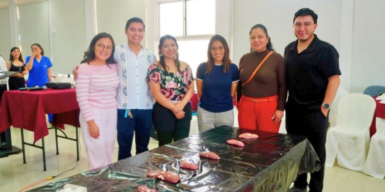 Taller sobre diálisis permite contribuir a la formación de profesionales en atención pediátrica